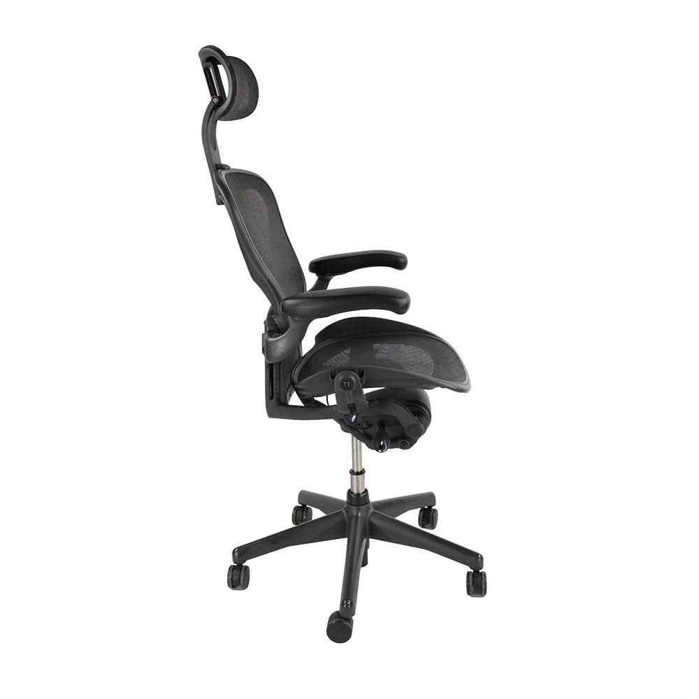 <tc>Herman Miller</tc>:Aeron <tc>Size B</tc> Full House con reposacabezas en grafito - Reformado