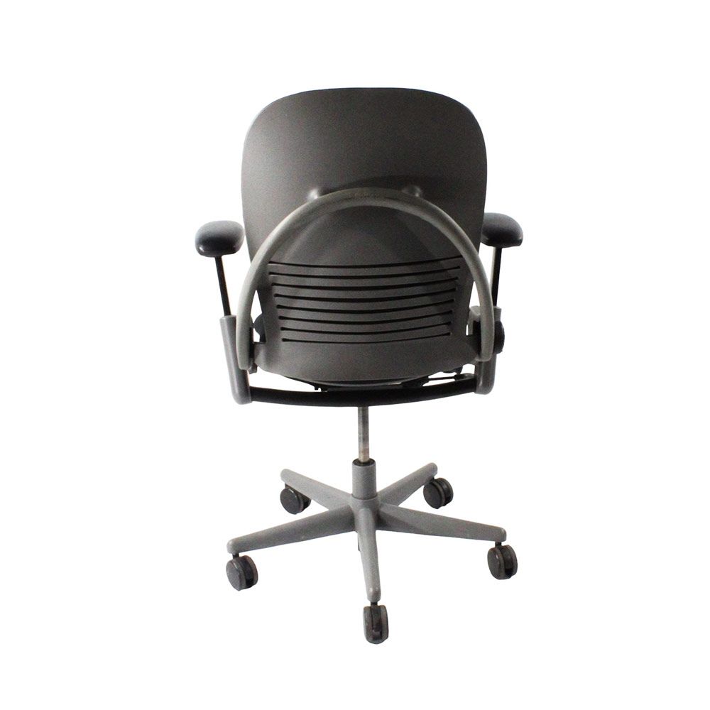 <tc>Steelcase</tc>: <tc>Leap V1</tc> Silla de oficina - Estructura gris/Tela negra - Reacondicionada
