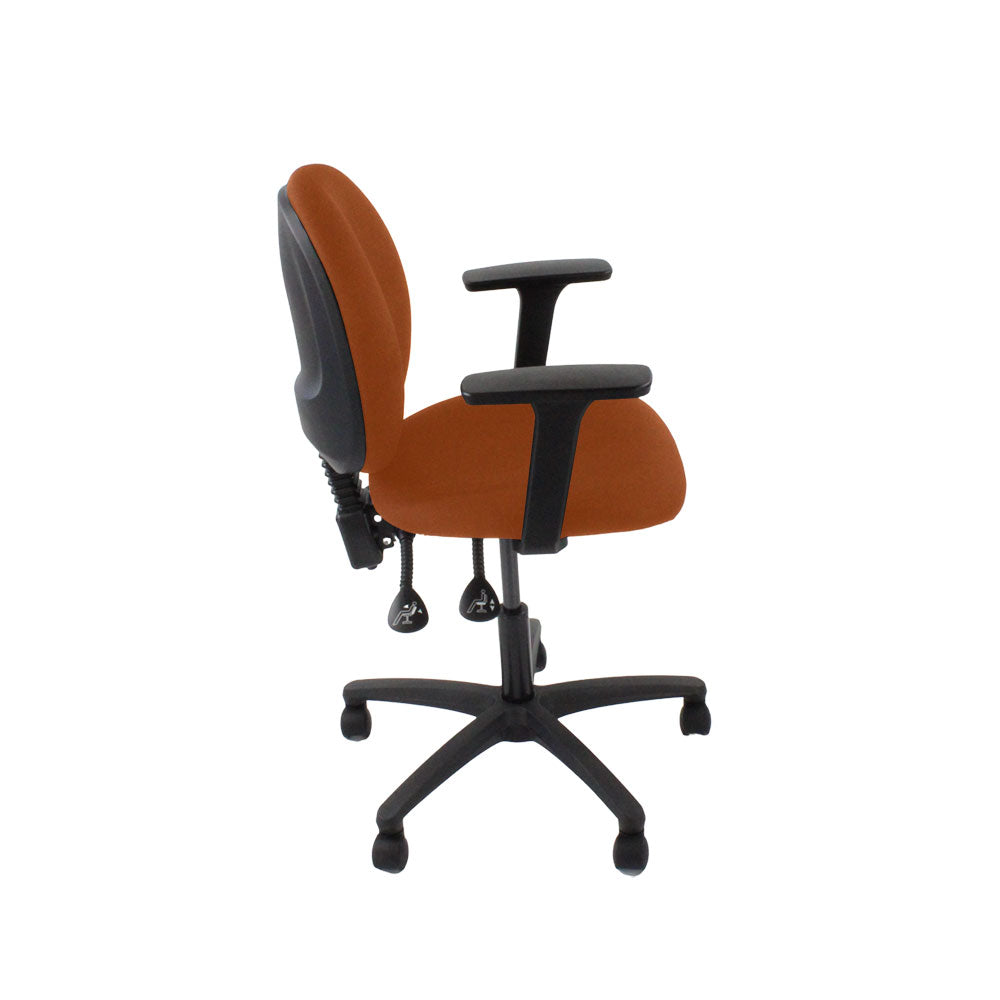 Sajón: <tc>Scoop</tc> Silla de operador en cuero color canela - Reacondicionada