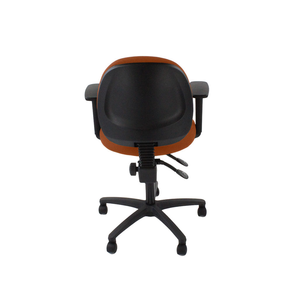 Sajón: <tc>Scoop</tc> Silla de operador en cuero color canela - Reacondicionada