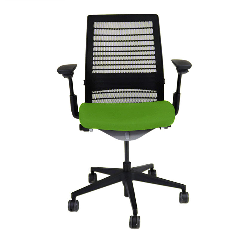 <tc>Steelcase</tc>: <tc>Think V2</tc> Silla de oficina con respaldo de malla - Reacondicionada