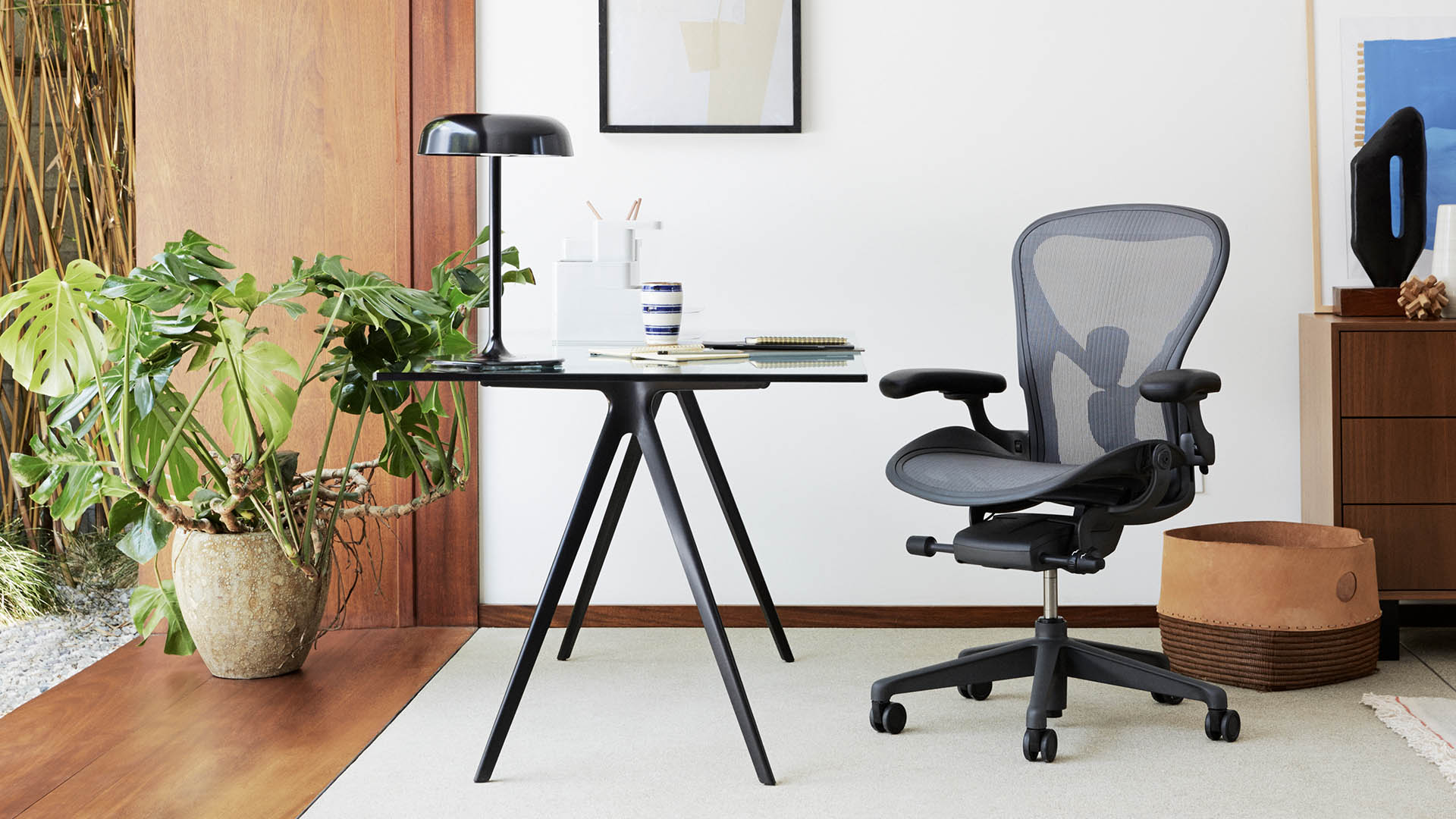  How to buy a Herman Miller Aeron Chair if you are Tall.