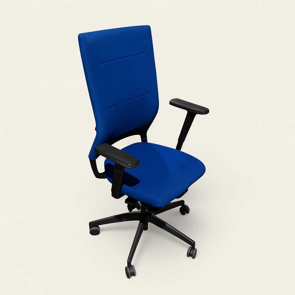 <tc>Sedus</tc>: <tc>Netwin</tc> Silla NW-100 con respaldo de malla en tela azul - Reacondicionada