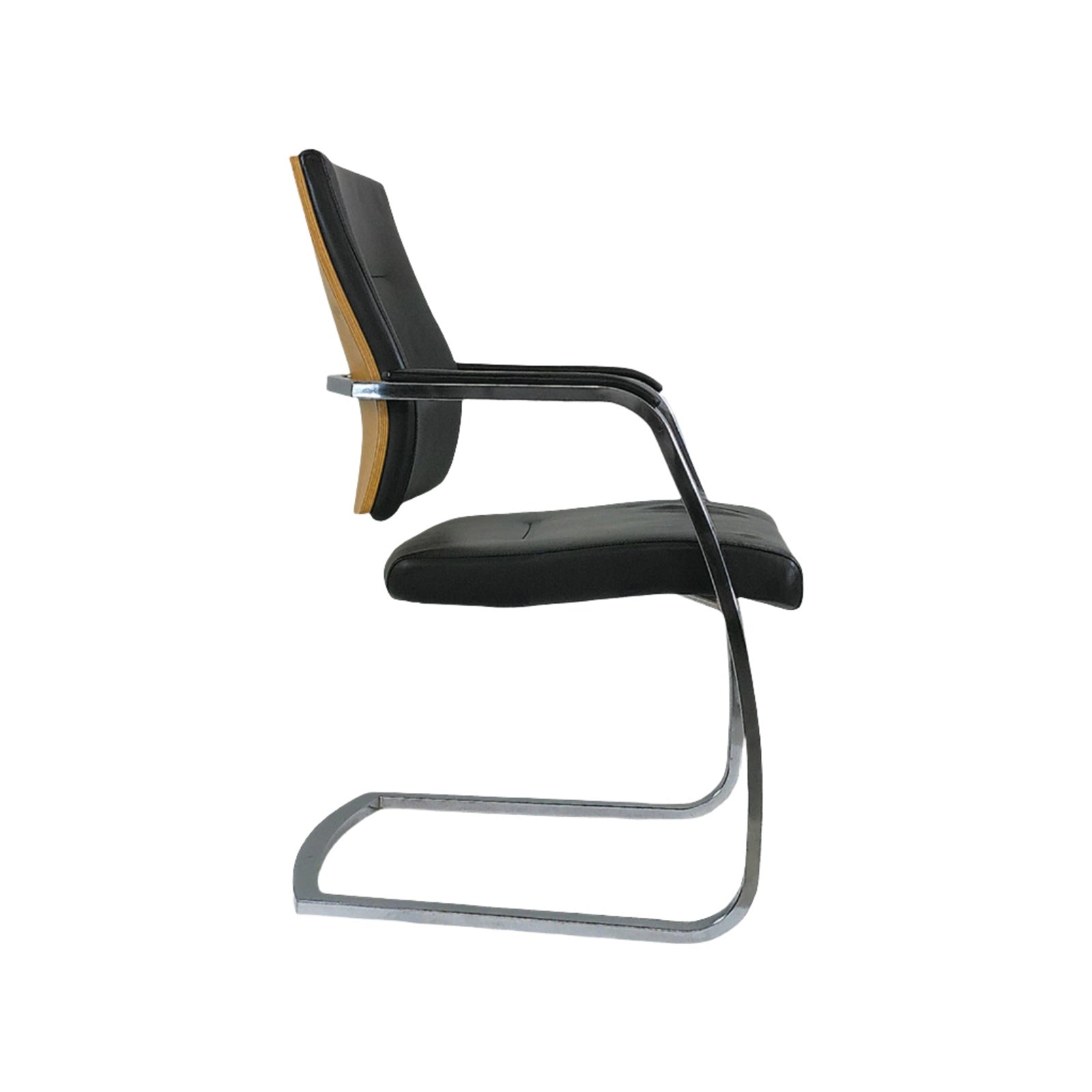 Verco: Vibe 2 Cantilever Lounge Chair - Refurbished