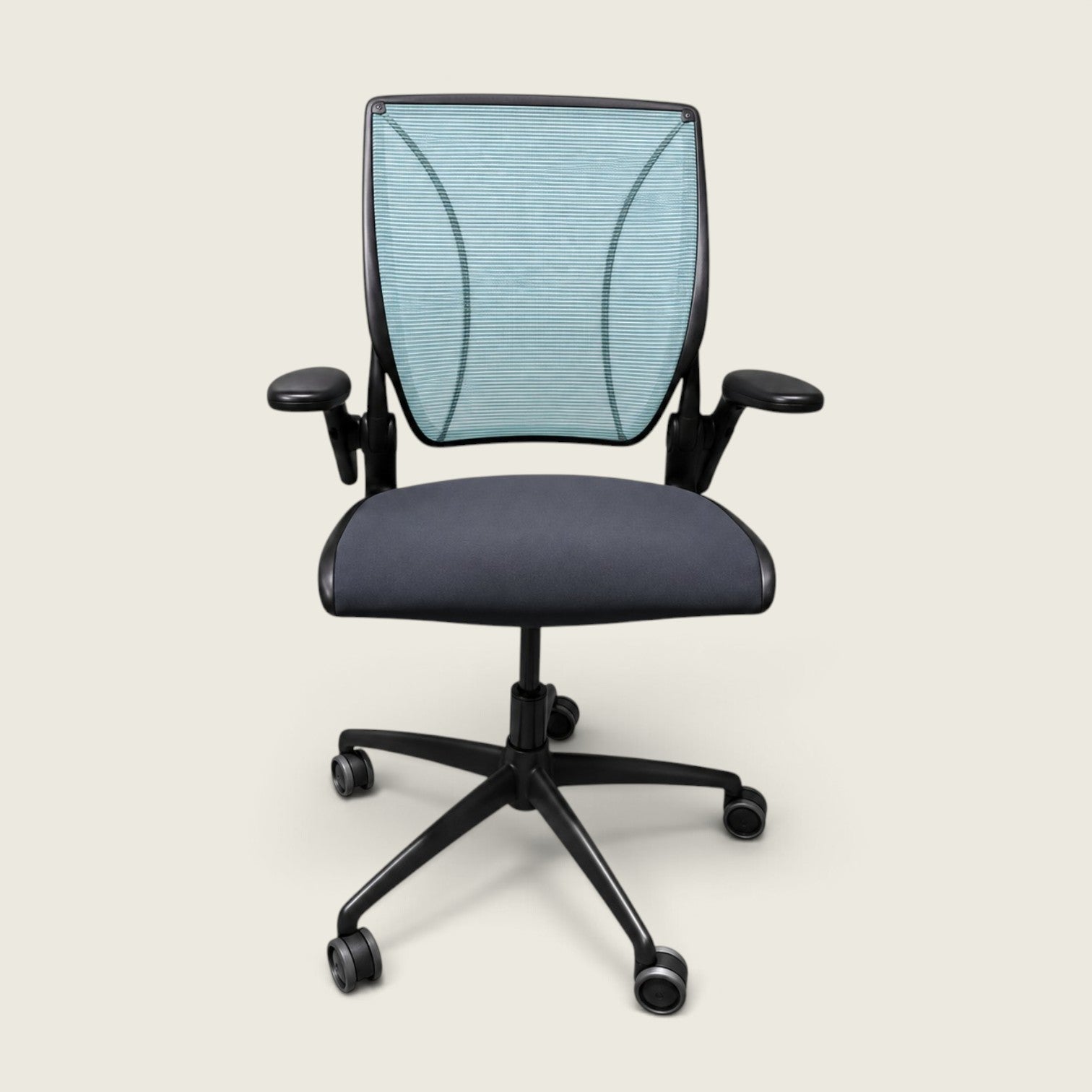 <tc>Humanscale</tc>: <tc>Diffrient World</tc> Silla de oficina de malla verde - Restaurada