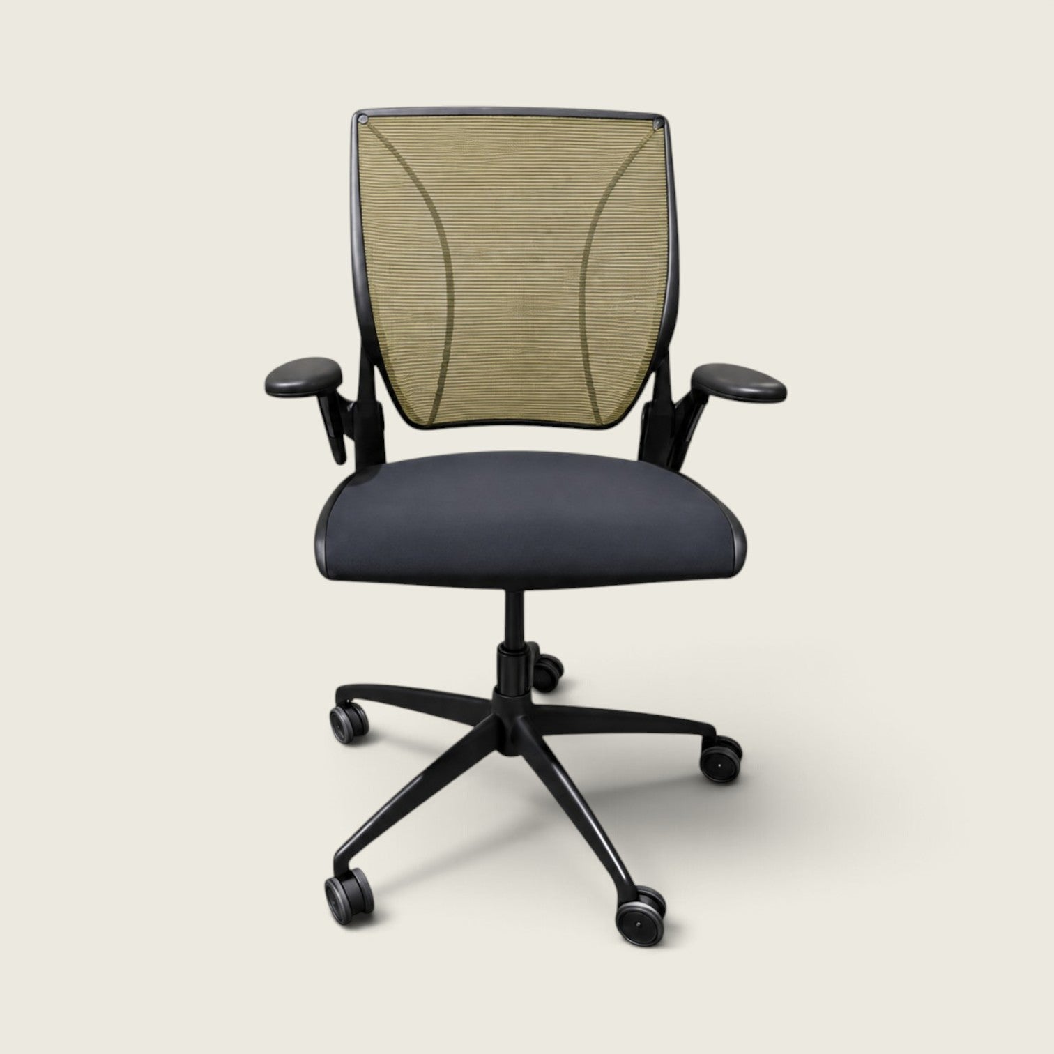 <tc>Humanscale</tc>: <tc>Diffrient World</tc> Silla de oficina de malla verde - Restaurada