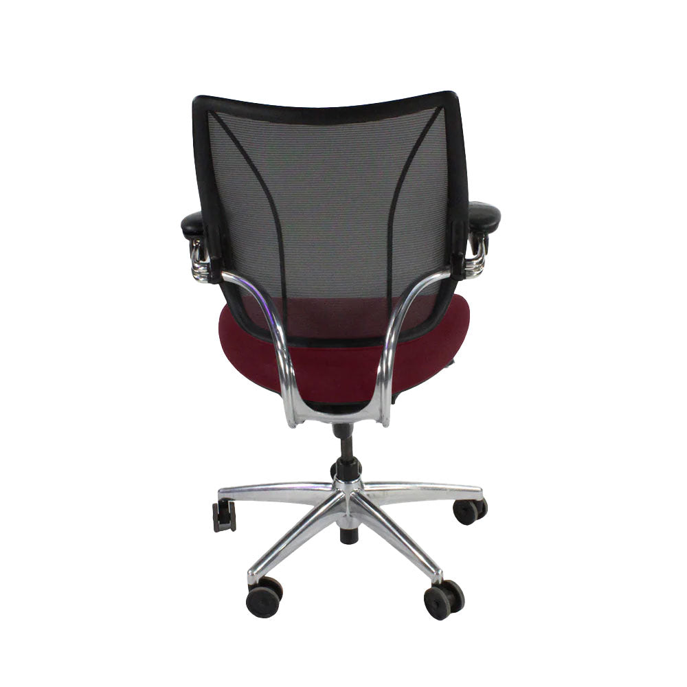 Humanscale: Silla operativa Liberty en cuero color burdeos/estructura de aluminio - Reacondicionada