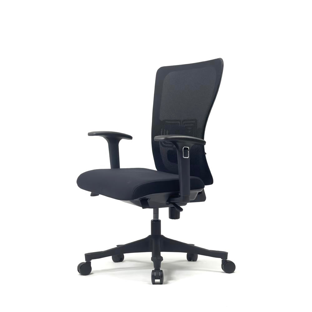 <tc>Haworth</tc>: <tc>Zody</tc> Silla de trabajo en tela negra - Reacondicionada