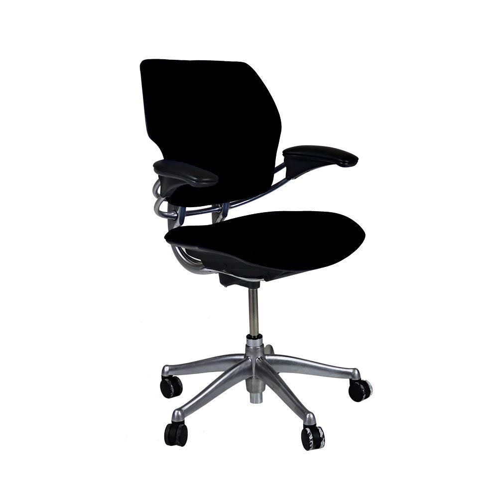 Humanscale: Silla operativa Freedom con estructura de aluminio en tela negra - Reacondicionada