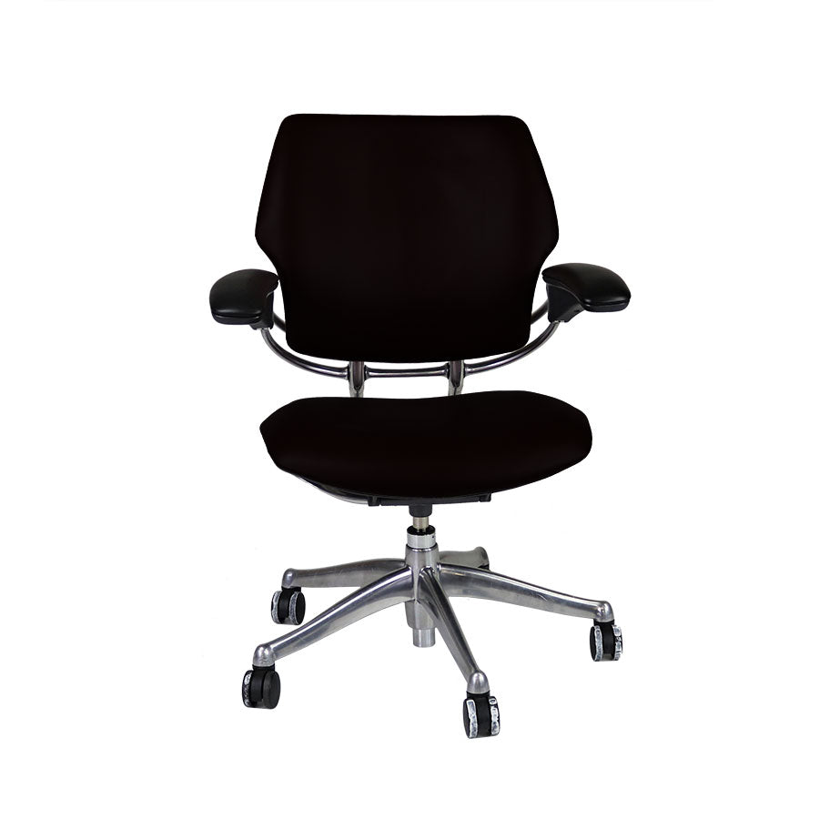 Humanscale: Silla operativa Freedom con estructura de aluminio en cuero negro - Reacondicionada