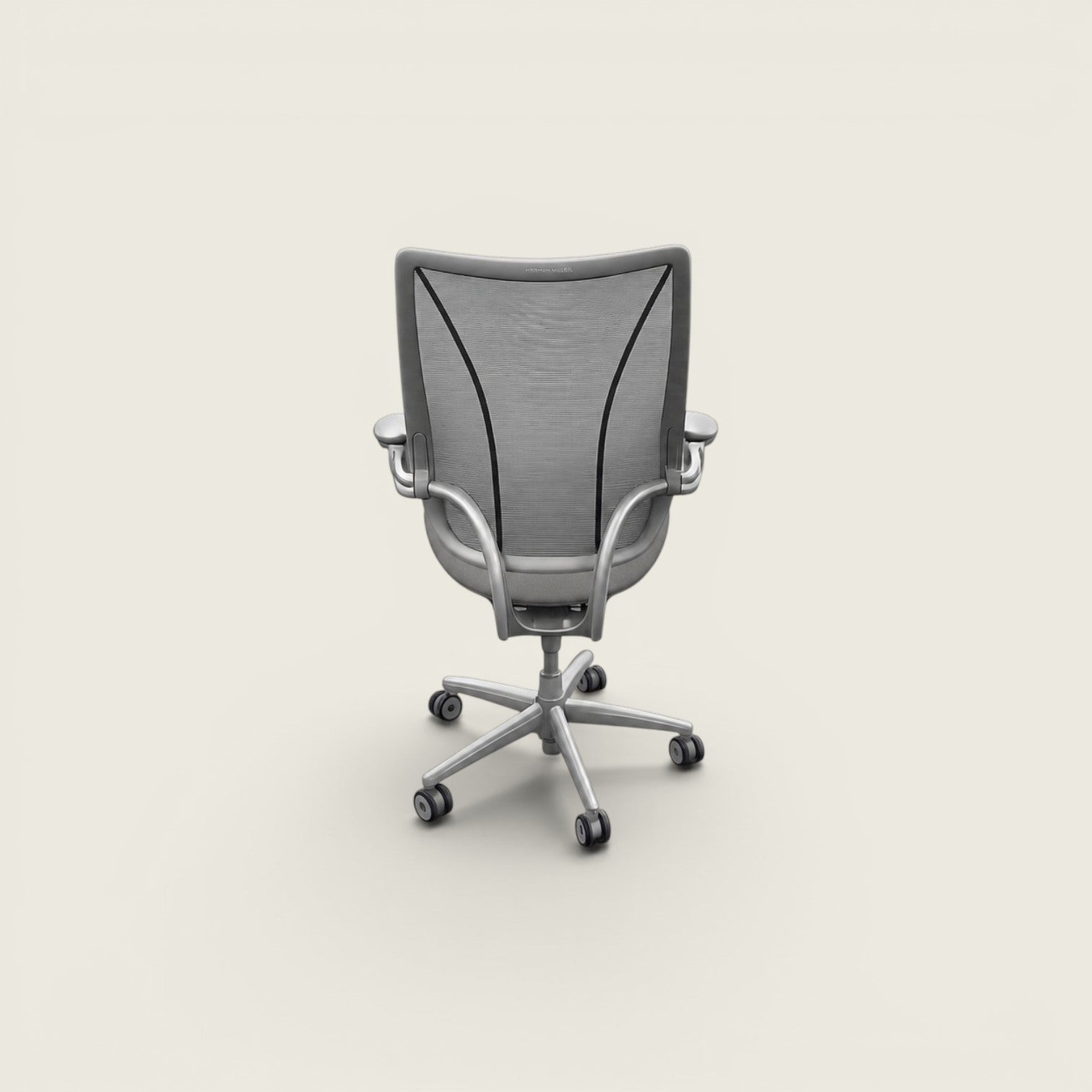 <tc>Humanscale</tc>: <tc>Liberty</tc> Silla de oficina en tela negra - Restaurada