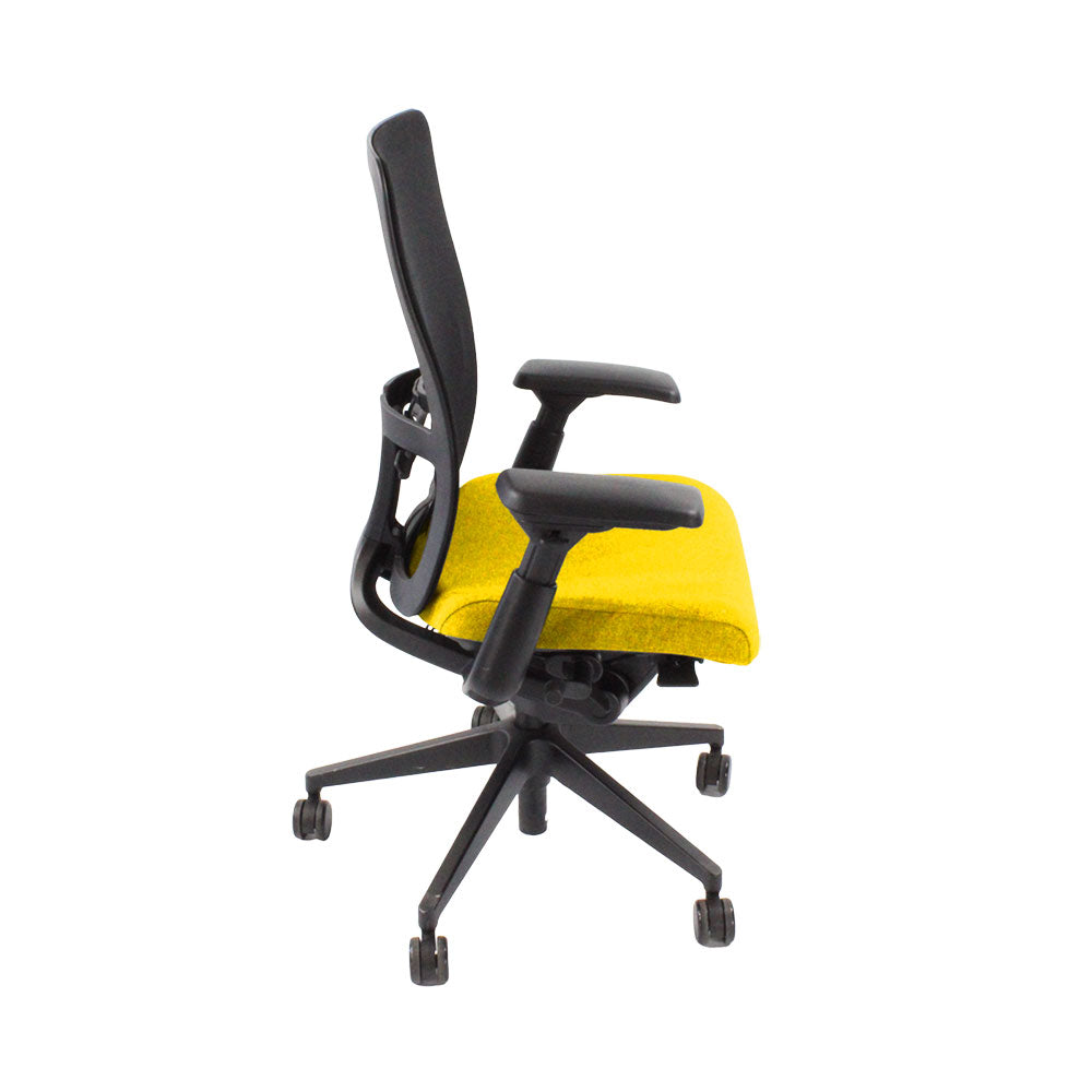 Haworth: Silla operativa Zody Comforto 89 en tela amarilla/estructura negra - Reacondicionada