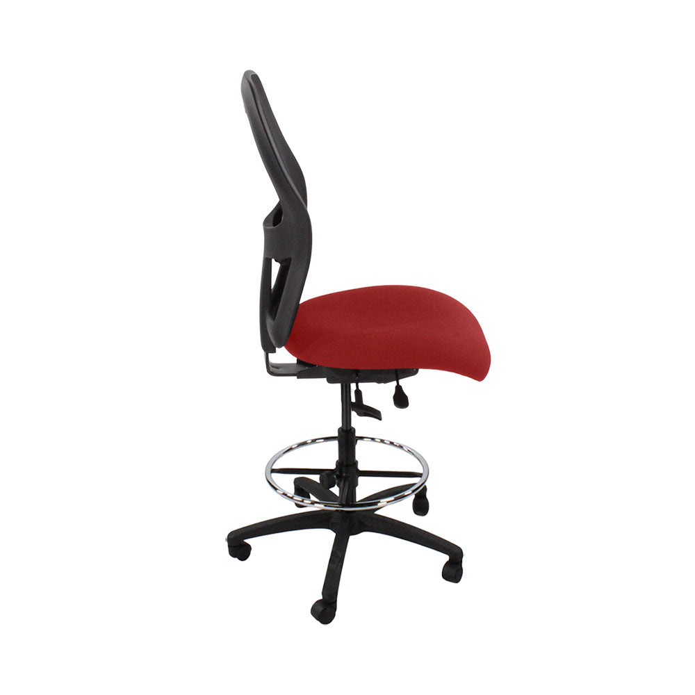 Ahrend: Silla de Dibujante Tipo 160 Sin Brazo en Tela Roja - Base Negra - Reacondicionada