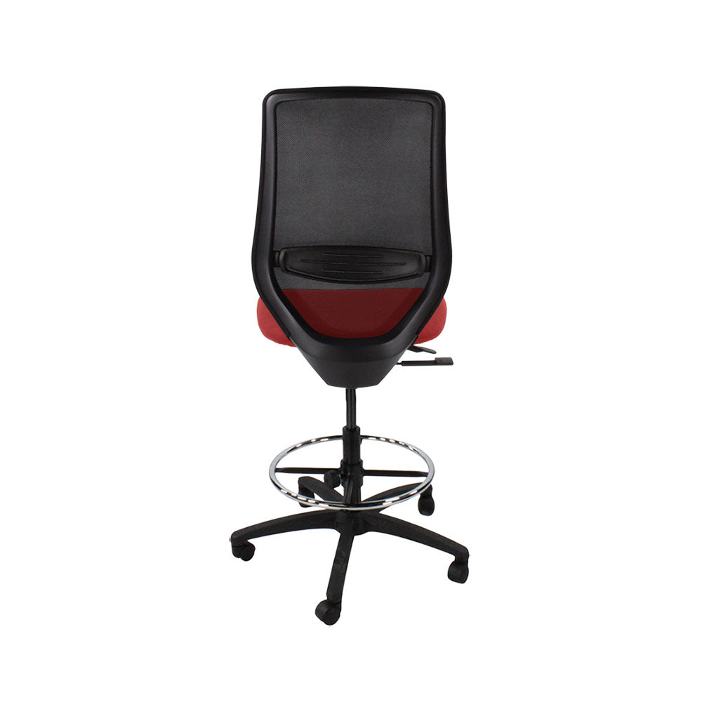 The Office Crowd: Silla Scudo Draftsman sin brazos en tela roja - Reacondicionada