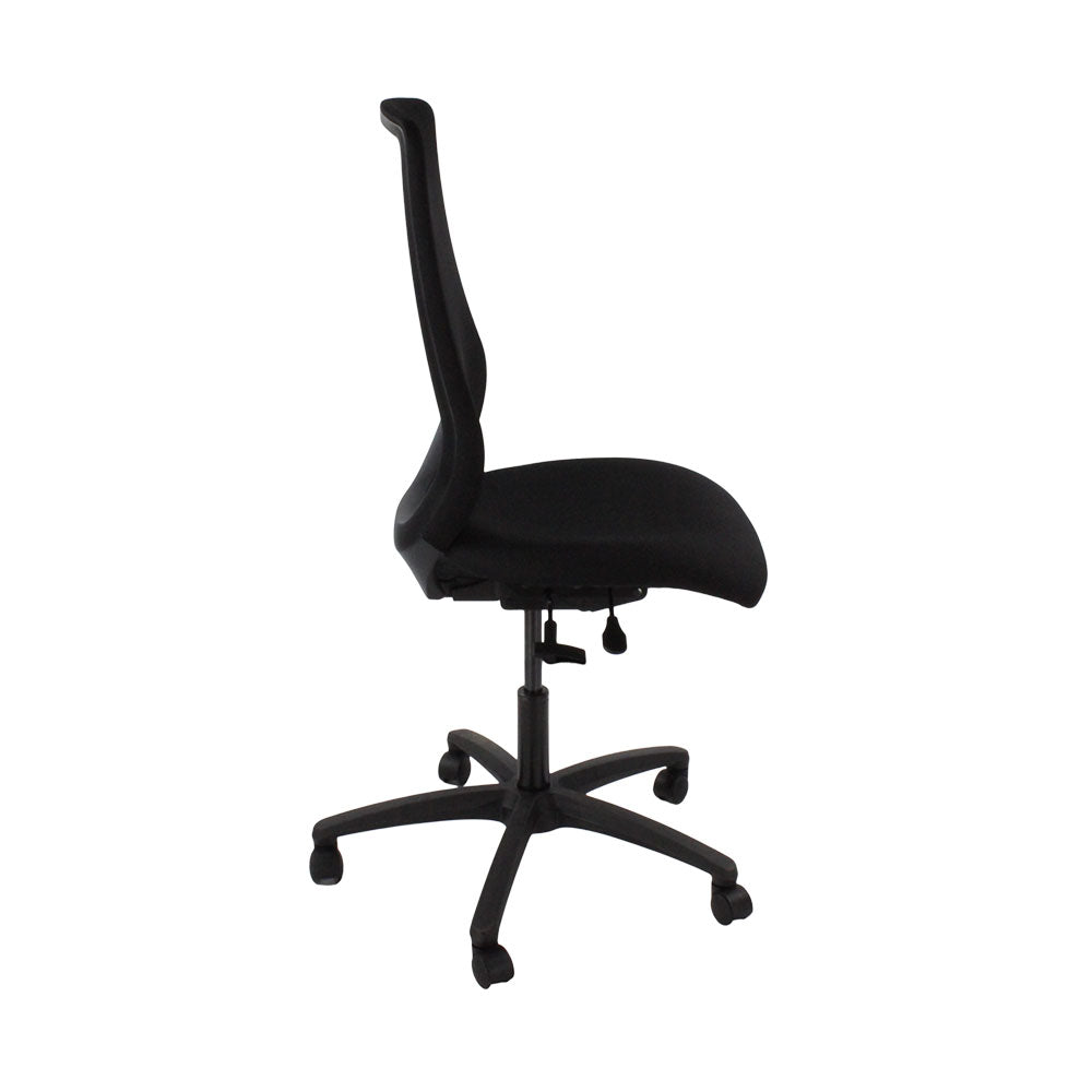 The Office Crowd: Silla operativa Scudo con asiento de tela negra sin brazos - Reacondicionada