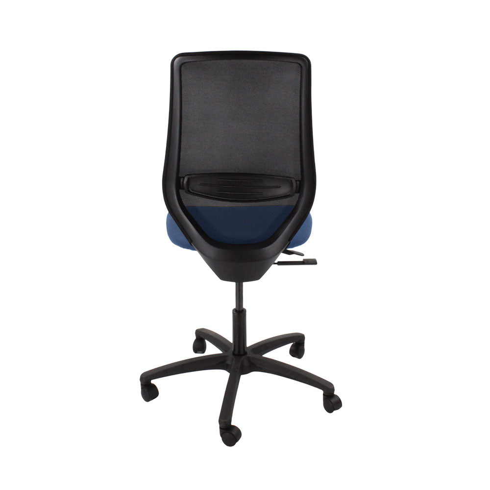 The Office Crowd: Silla operativa Scudo con asiento de tela azul sin brazos - Reacondicionada