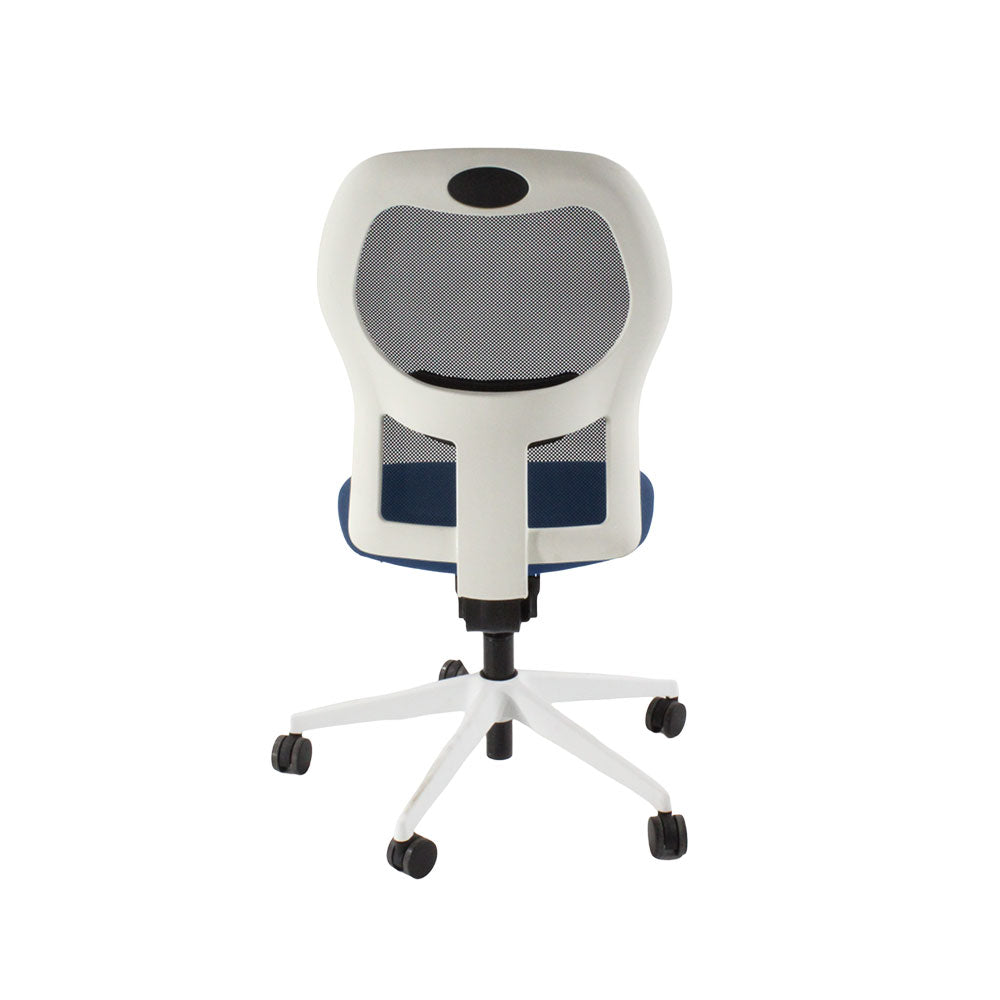 Ahrend: 160 Type Task Chair in Blue Fabric/White Frame Without Arms - Refurbished