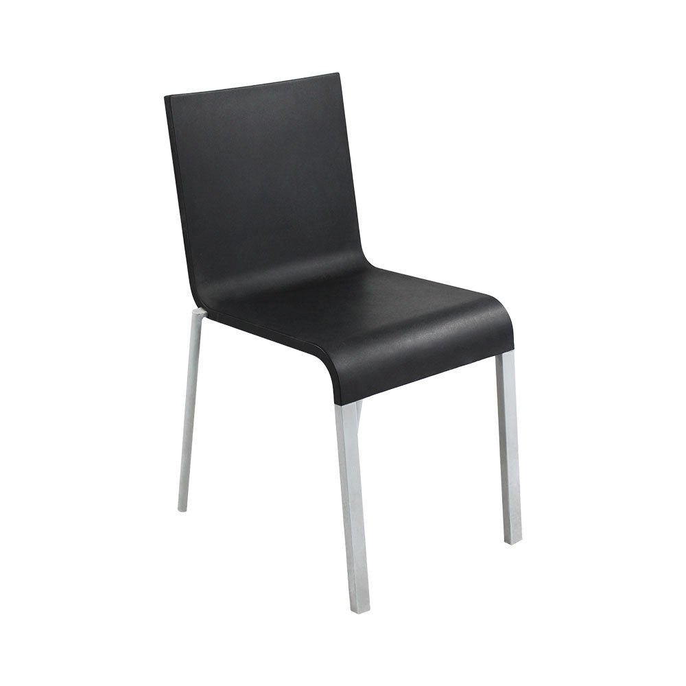 Vitra: Silla Apilable .03 en Negro - Reacondicionada