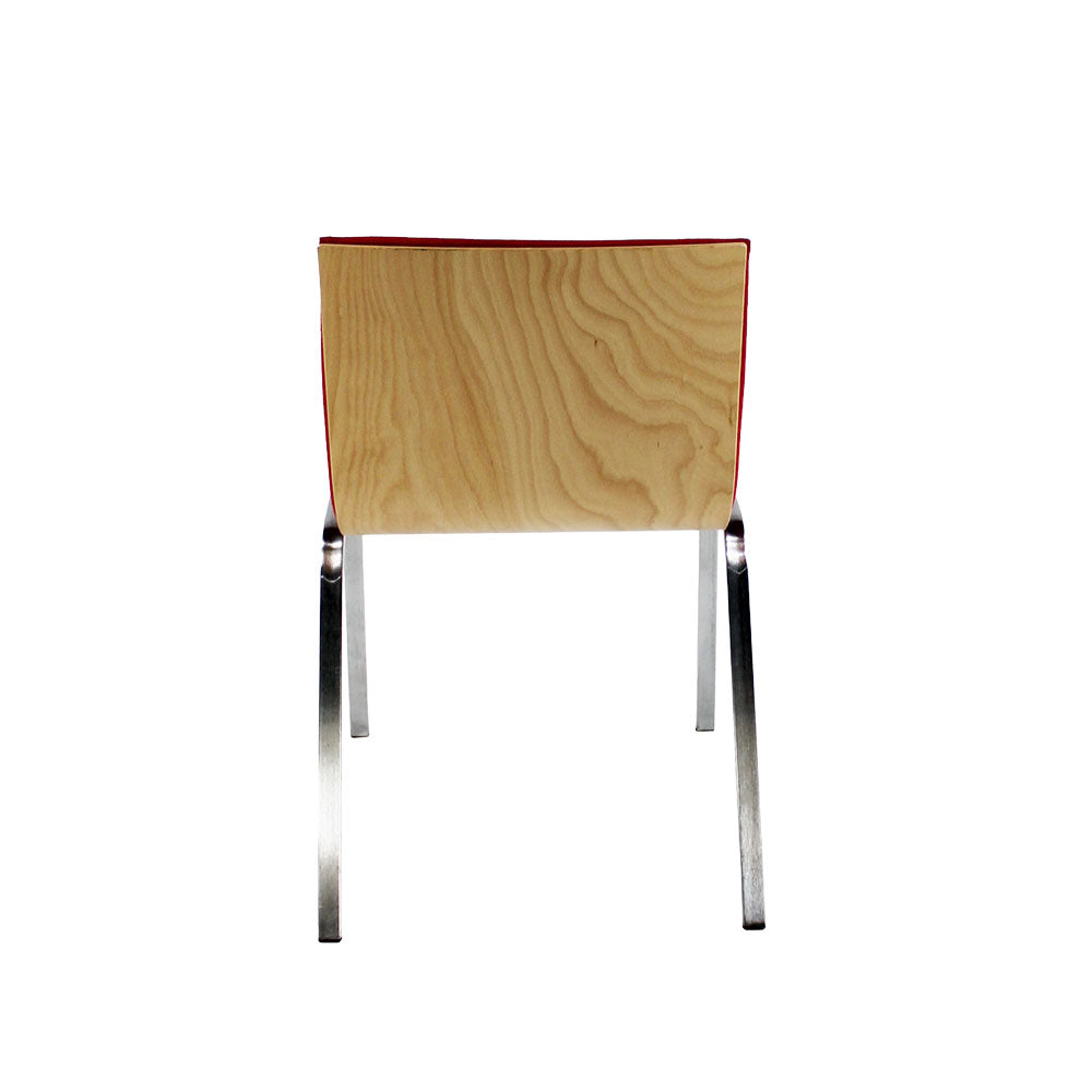 Boss Design: Silla apilable en tela roja/respaldo de roble - Reacondicionada