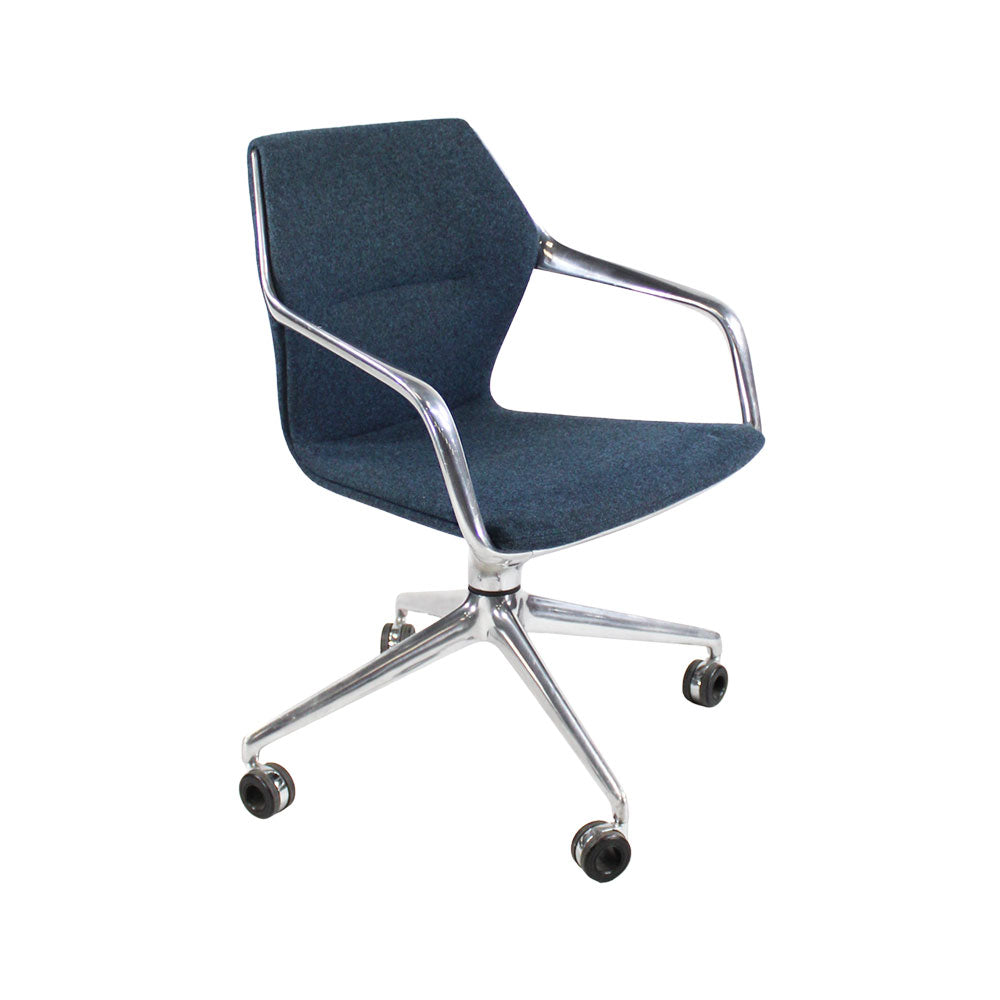 Brunner: Silla giratoria Ray 9232 en tela azul - Reacondicionado