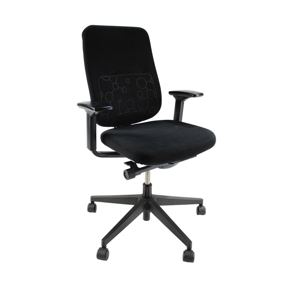 Steelcase: Silla de oficina Reply Air con estructura negra en tela negra - Reacondicionada