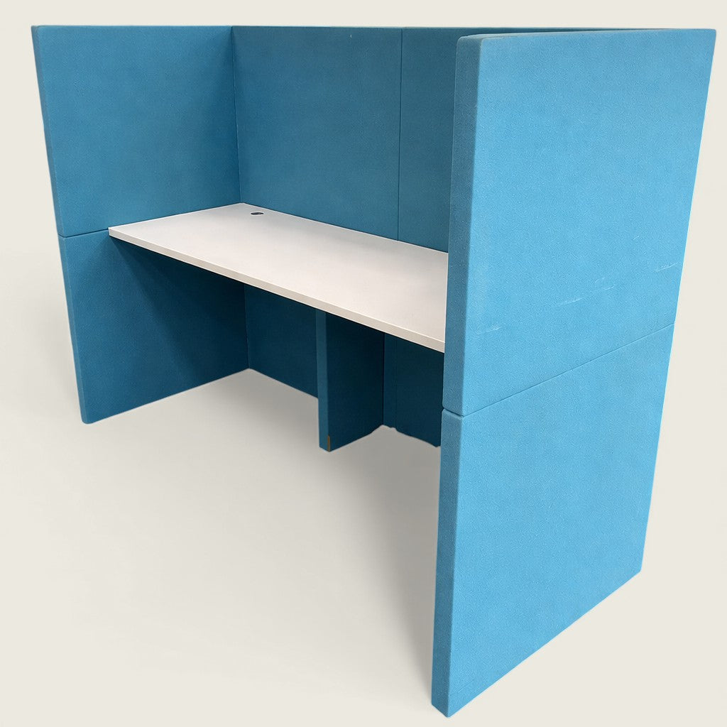 <tc>KI</tc>: Estación de trabajo con cabina alta y respaldo contiguos - Reacondicionada