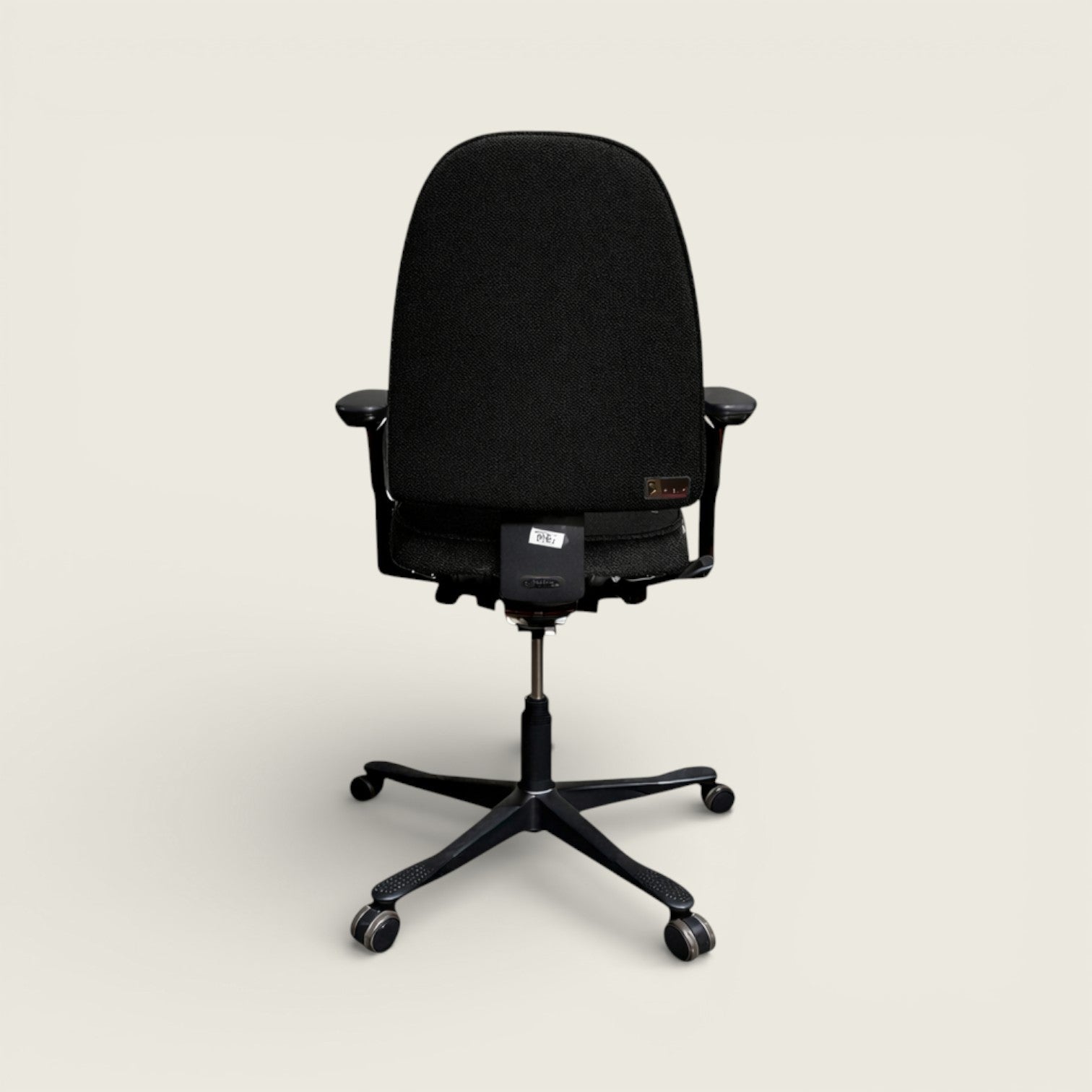 <tc>Kinnarps</tc>: Silla de secretaria negra - Reacondicionada