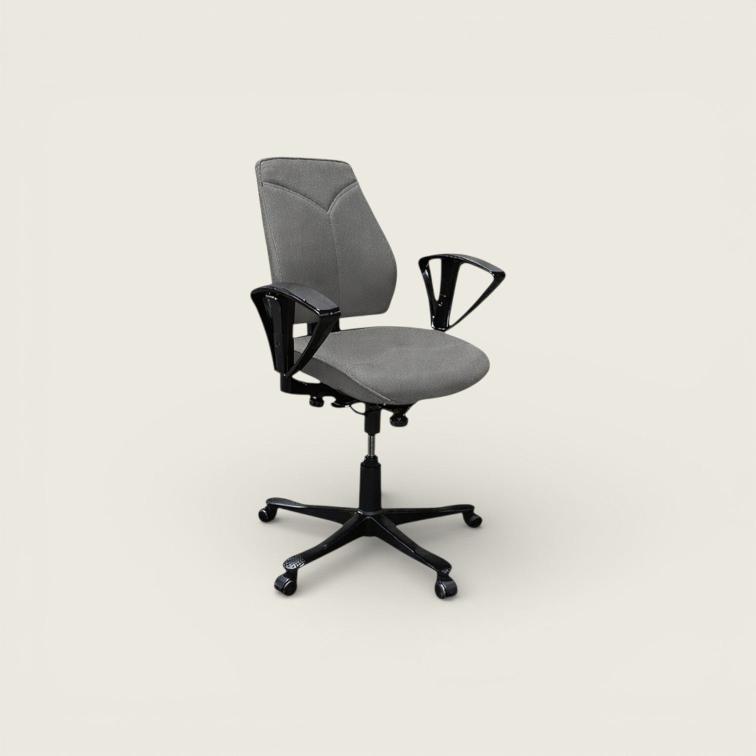Kinnarps: Grey Task Chair - Refurbished