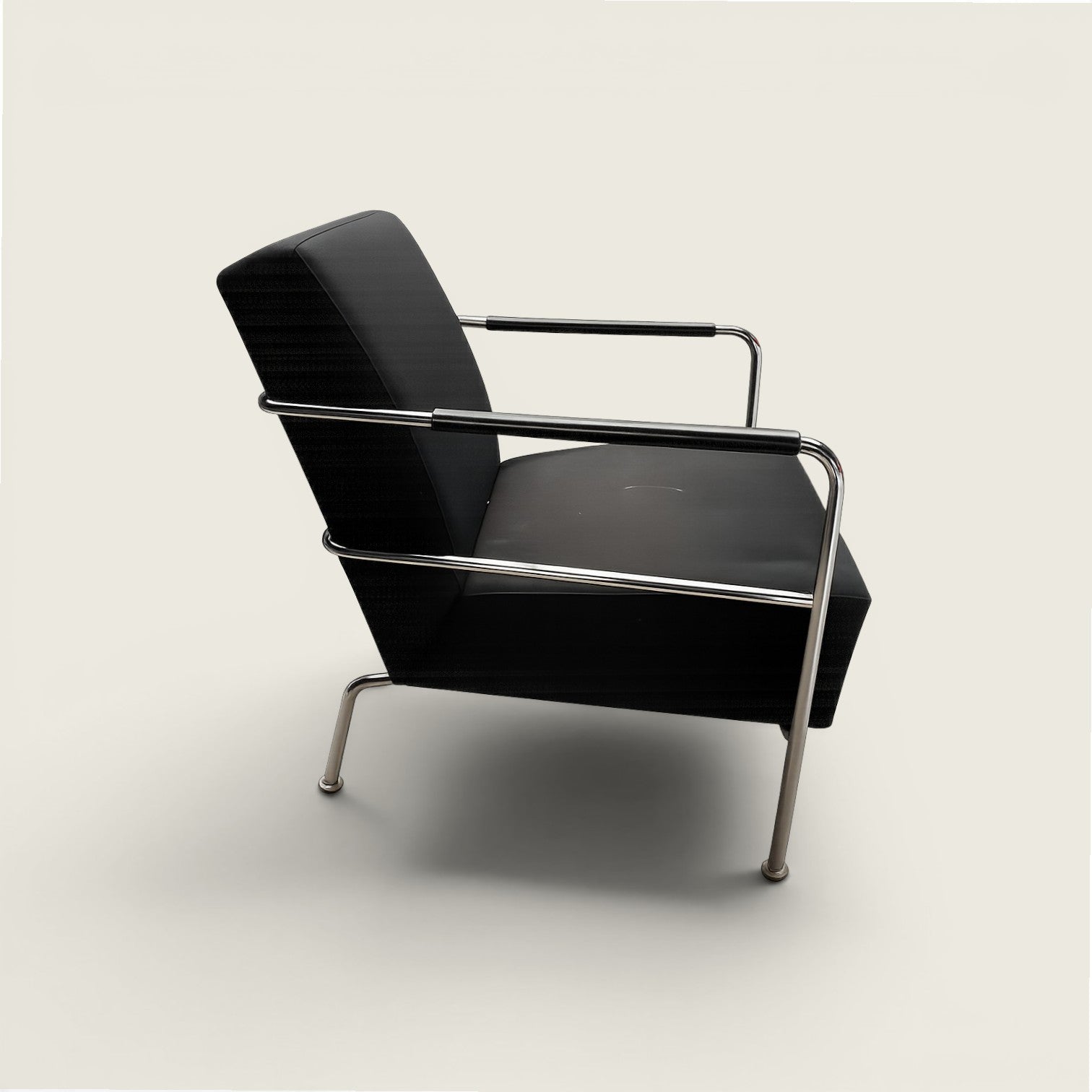 Lammhults: Sillón en negro - Reacondicionado