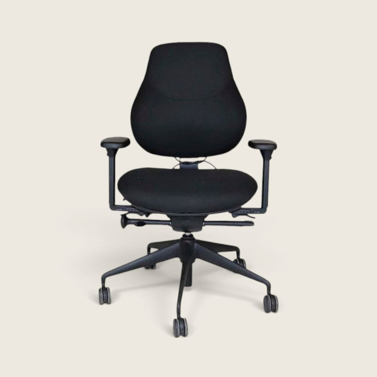 <tc>OrangeBox</tc>Silla de oficina Flo en tela negra - Restaurada
