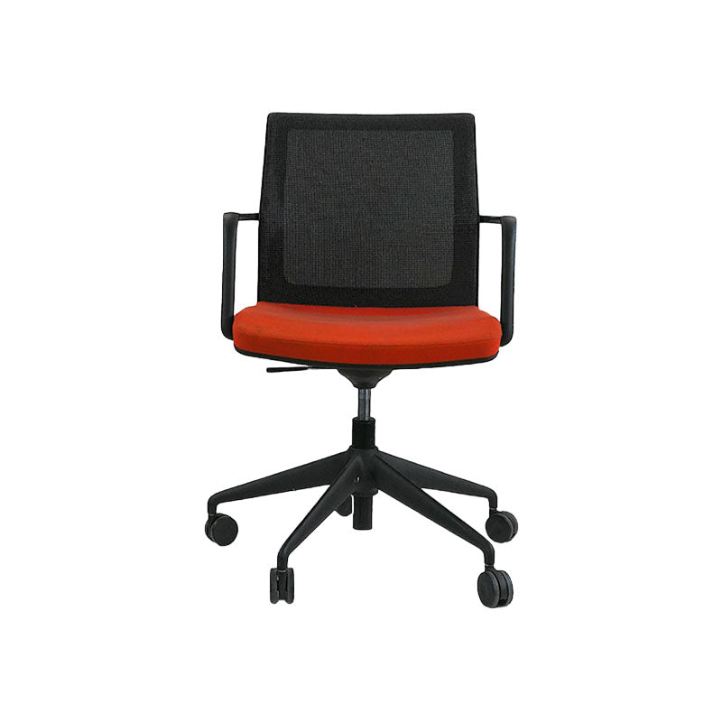 Orangebox: Workday Lite Work en silla operativa de tela roja original - Reacondicionada