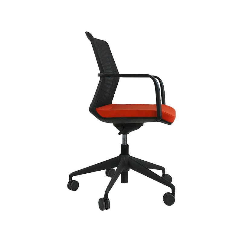 Orangebox: Workday Lite Work en silla operativa de tela roja original - Reacondicionada