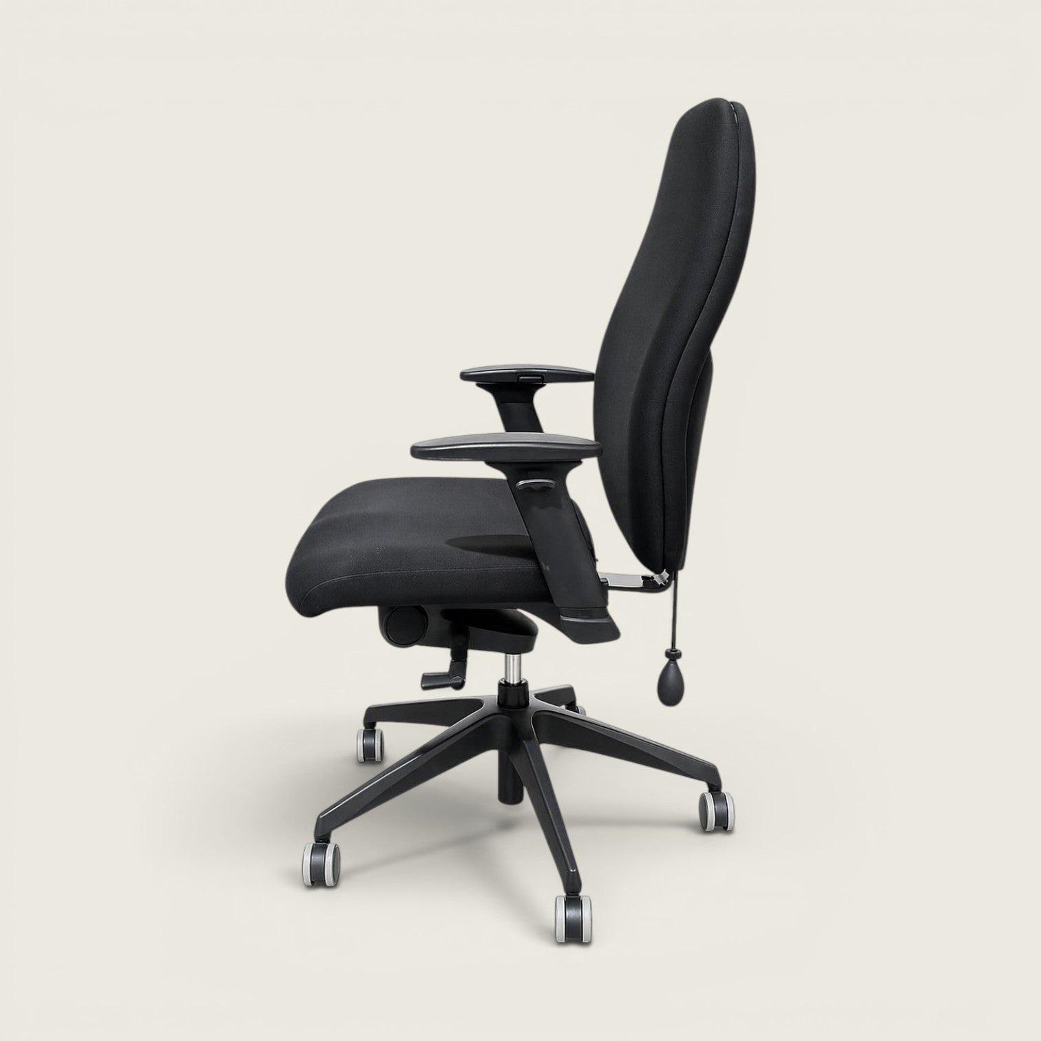 Posturite: Silla Operativa en Negro - Reacondicionado - Sillas de Oficina
