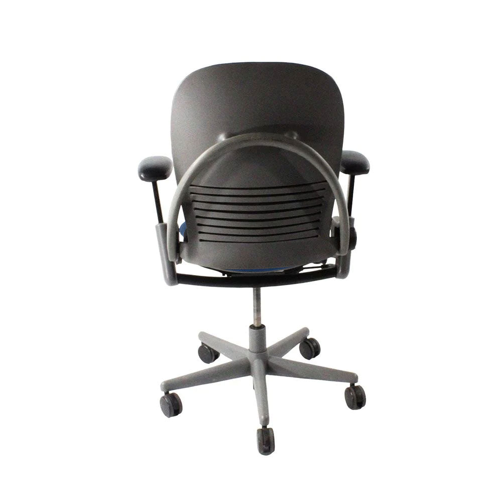 Steelcase: Silla de oficina Leap V1 - Estructura gris/tela azul - Reacondicionada