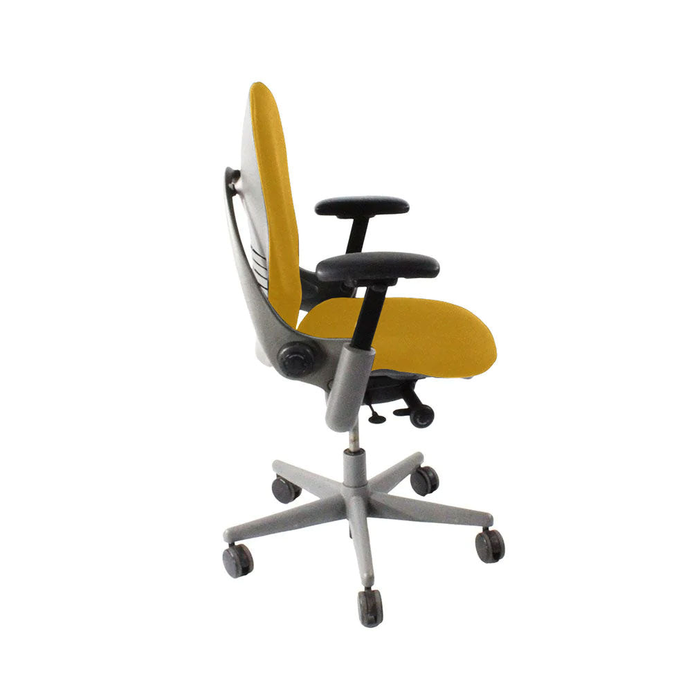 Steelcase: Silla de oficina Leap V1 - Estructura gris/tela amarilla - Reacondicionada