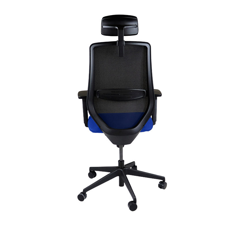 The Office Crowd: Silla operativa Scudo con asiento de tela azul y reposacabezas - Reacondicionada