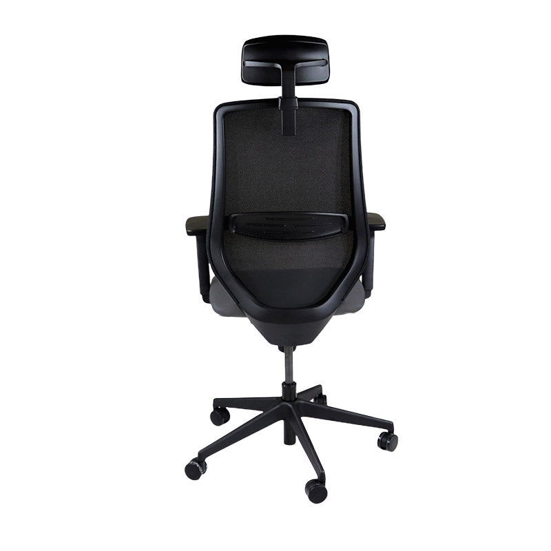 The Office Crowd: Silla operativa Scudo con asiento de tela gris y reposacabezas - Reacondicionada