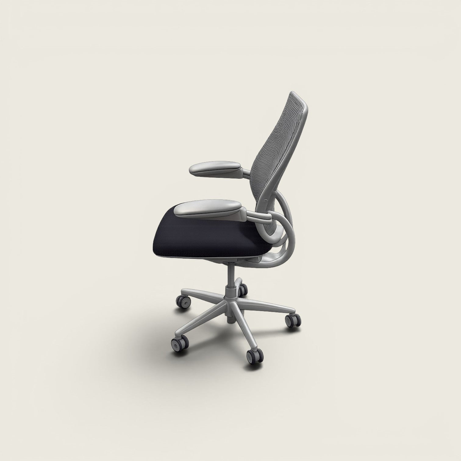 <tc>Humanscale</tc>: <tc>Liberty</tc> Silla de oficina en tela negra - Restaurada