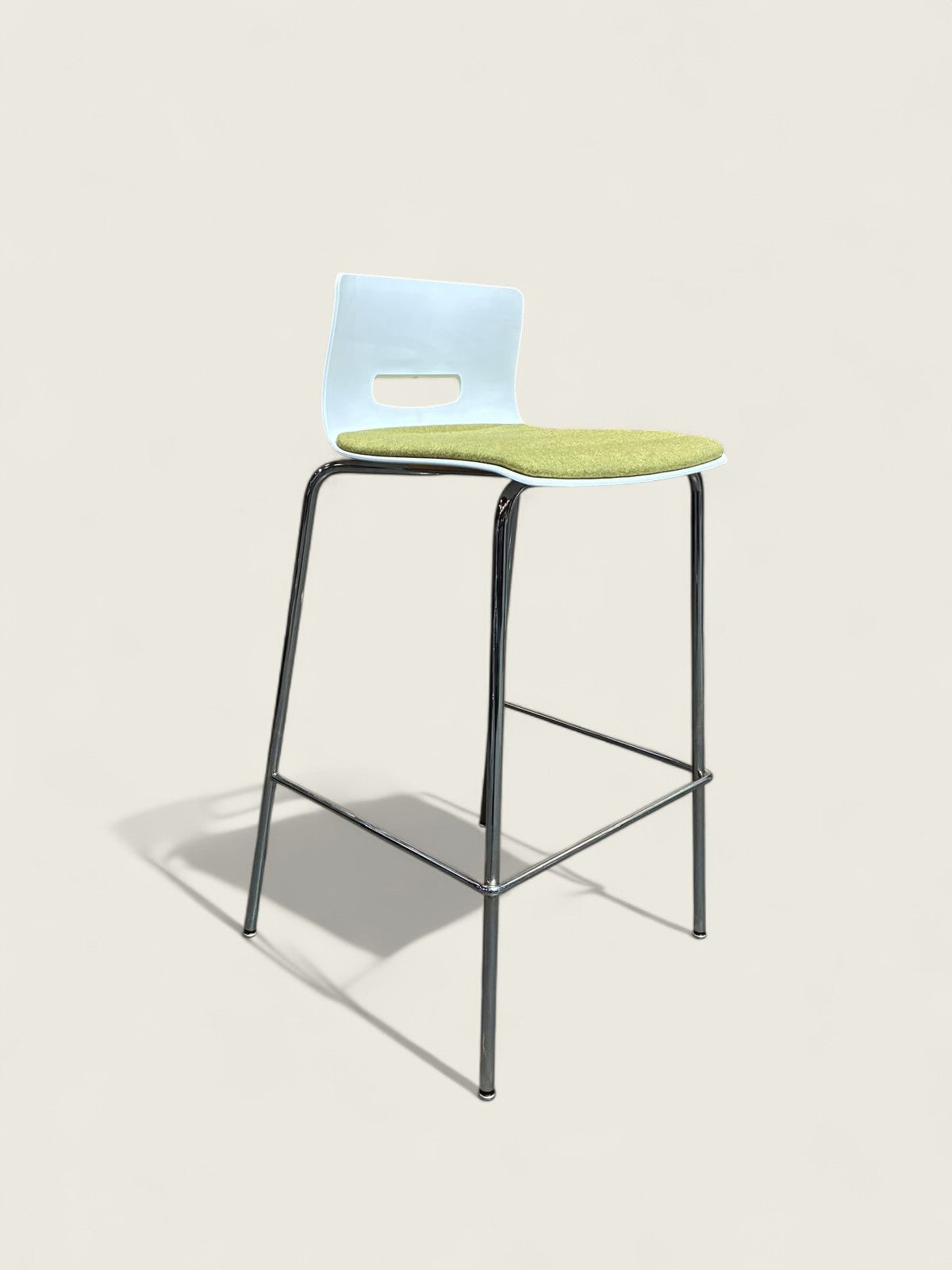 <tc>Senator</tc>: Taburete alto de bar - Reacondicionado