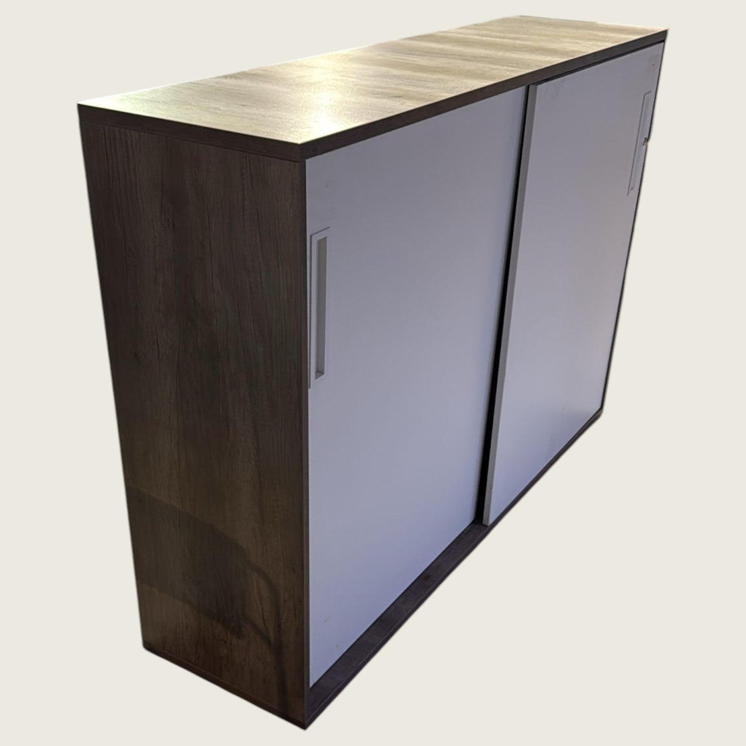 <tc>Senator</tc>: Credenza frontal blanca - Reacondicionada