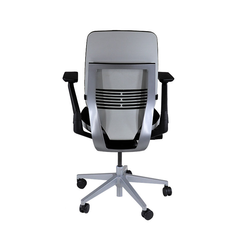 Steelcase: Silla de oficina ergonómica Gesture - Cuero negro - Reacondicionada