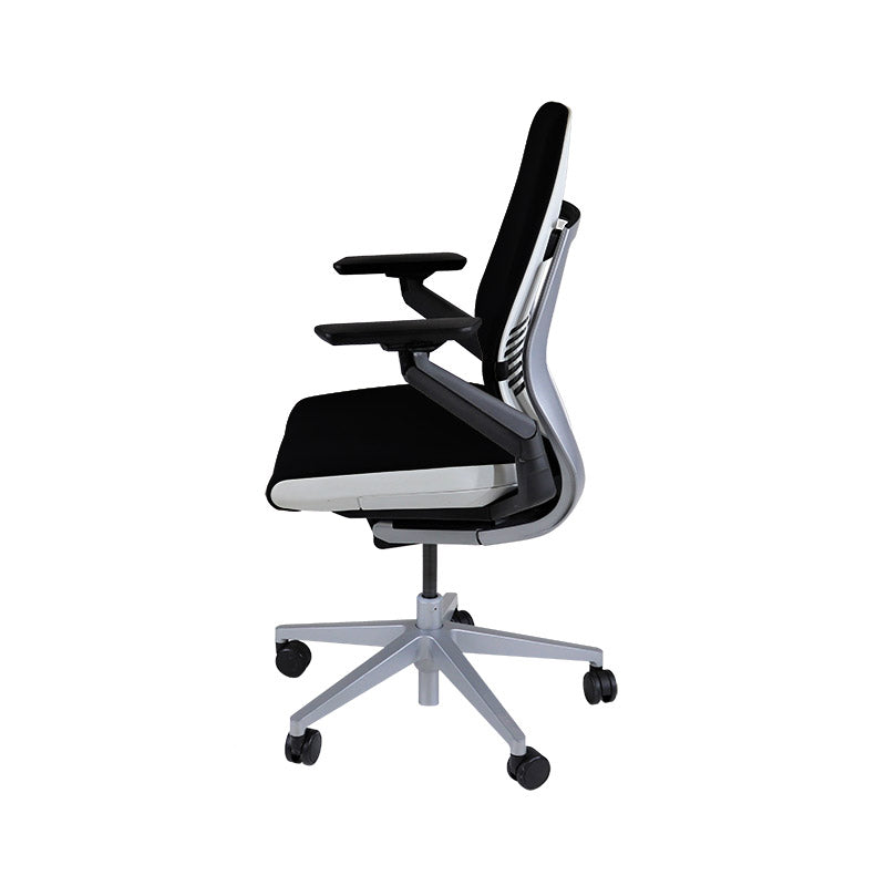 Steelcase: Silla de oficina ergonómica Gesture - Cuero negro - Reacondicionada