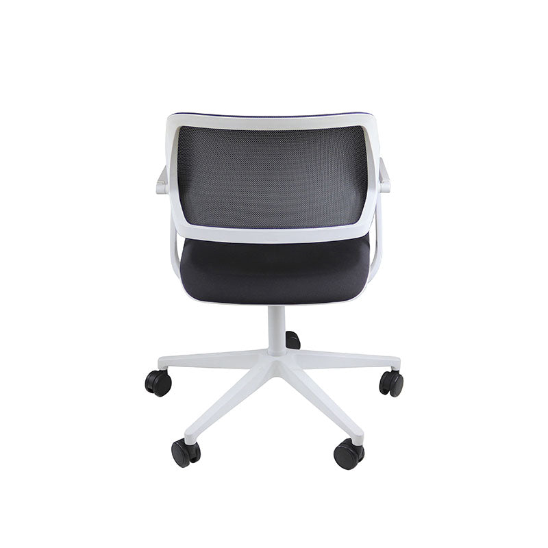 Steelcase: QiVi - Silla para reuniones con respaldo de malla en tela gris - Reacondicionado