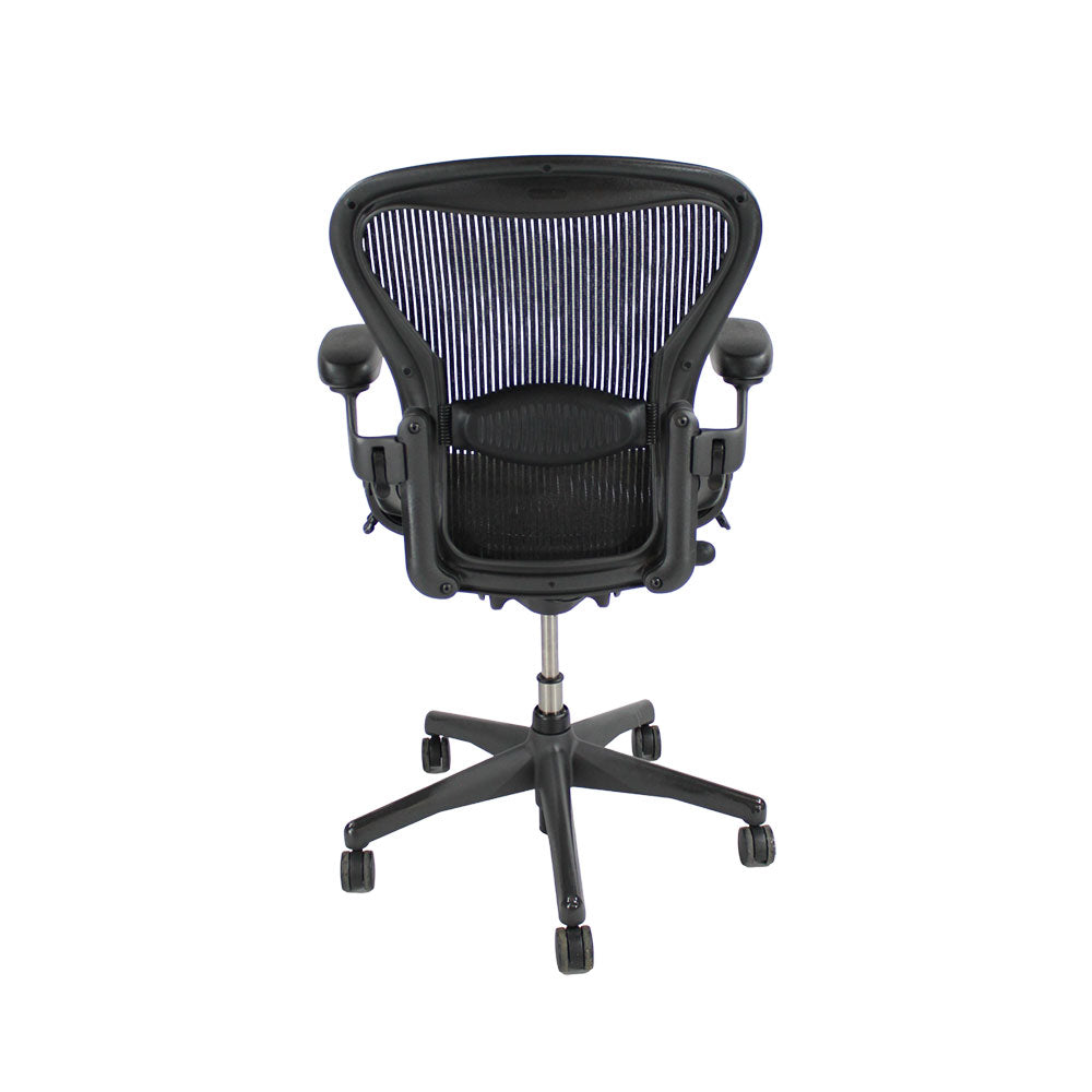 Herman Miller: Aeron - Tamaño B - Casa completa (Grafito) - Reformado