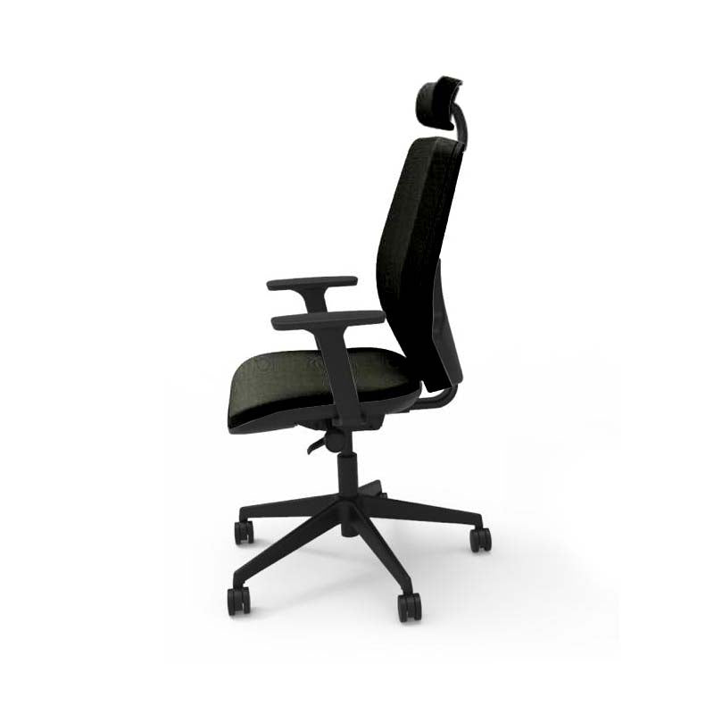 The Office Crowd: Silla de oficina Hide - Respaldo medio con reposacabezas en cuero negro - Reacondicionada